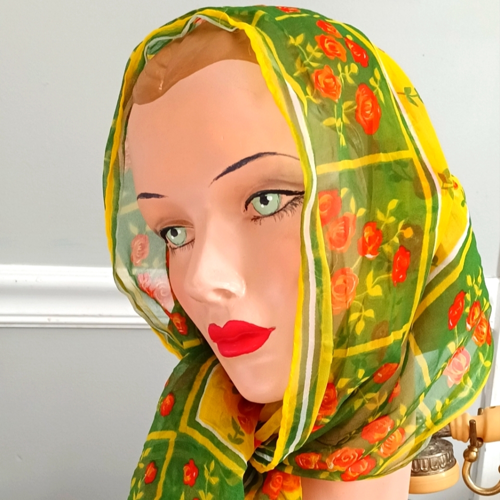 GORGEOUS VINTAGE SILK SCARF IN BEAUTIFUL VIBRANT COLORS AND PERIOD PATTERN!